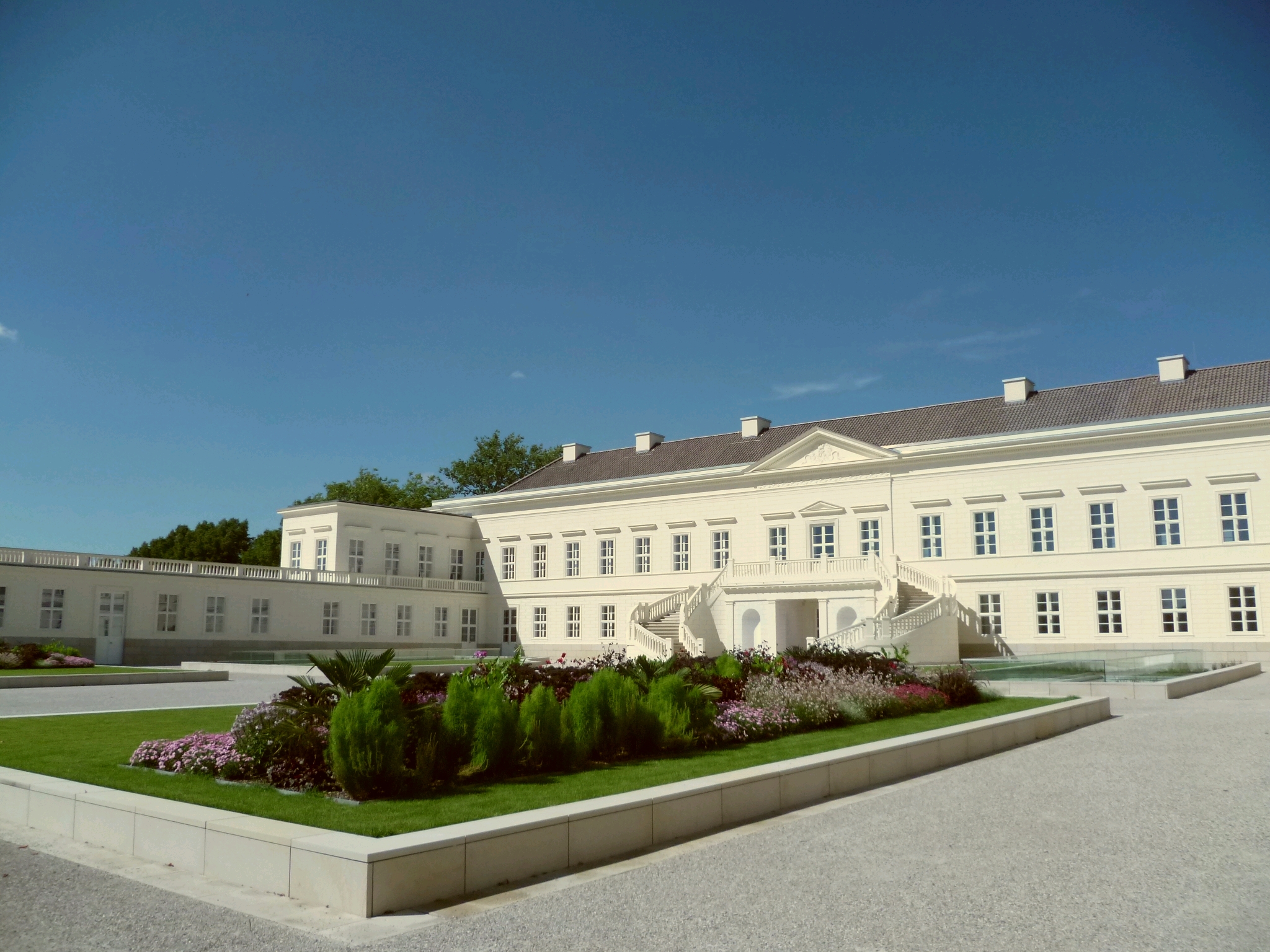 Fig. 1 Hanover, Schloss Herrenhausen, c.1640-1943, rebuilt 2013 in its classicistic appearance conducted by Georg Ludwig Friedrich Laves in 1818.